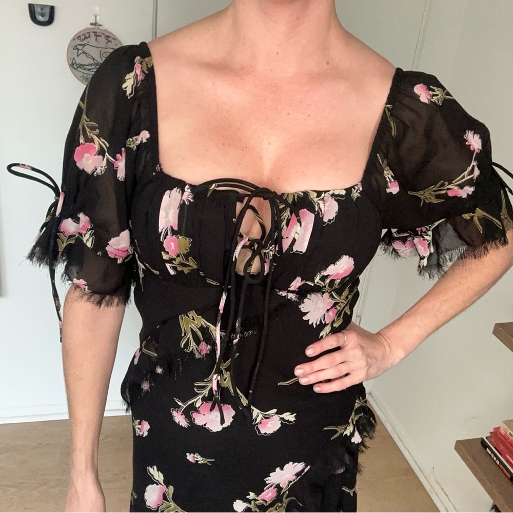 Topshop US Size 4 Floral & Black Midi Dress with Asymmetrical Hem - Picture 3 of 8